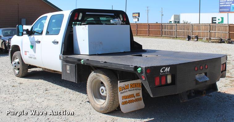 image for item L4835 2012 Chevrolet Silverado 3500HD Crew Cab flatbed pickup truck
