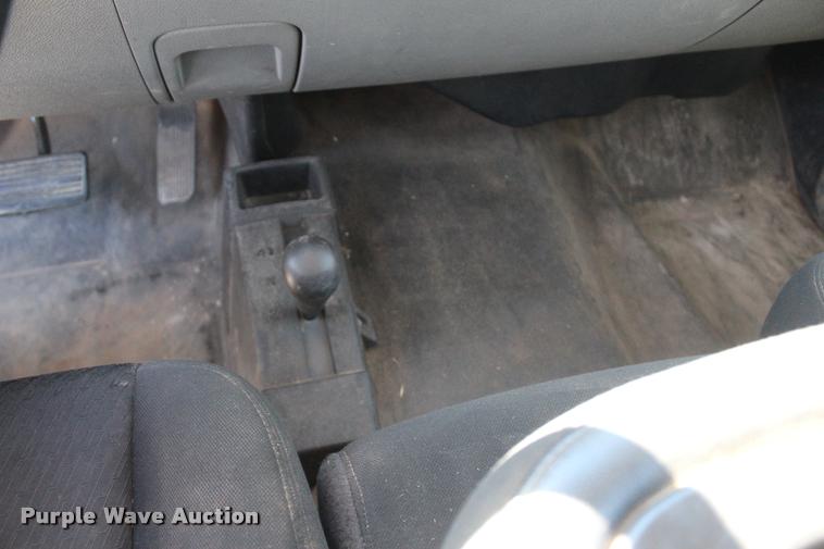 image for item L4835 2012 Chevrolet Silverado 3500HD Crew Cab flatbed pickup truck