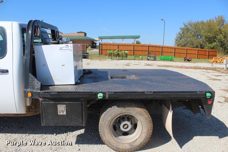 image for item L4835 2012 Chevrolet Silverado 3500HD Crew Cab flatbed pickup truck