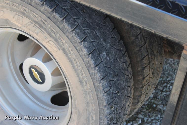 image for item L4835 2012 Chevrolet Silverado 3500HD Crew Cab flatbed pickup truck