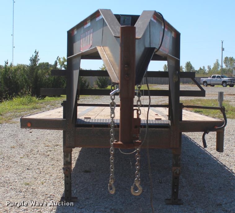 image for item L4836 2013 Elite Flex Control 32 equipment trailer