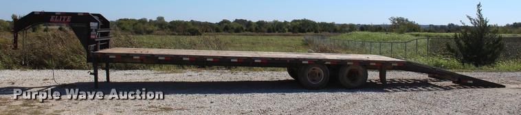 image for item L4836 2013 Elite Flex Control 32 equipment trailer