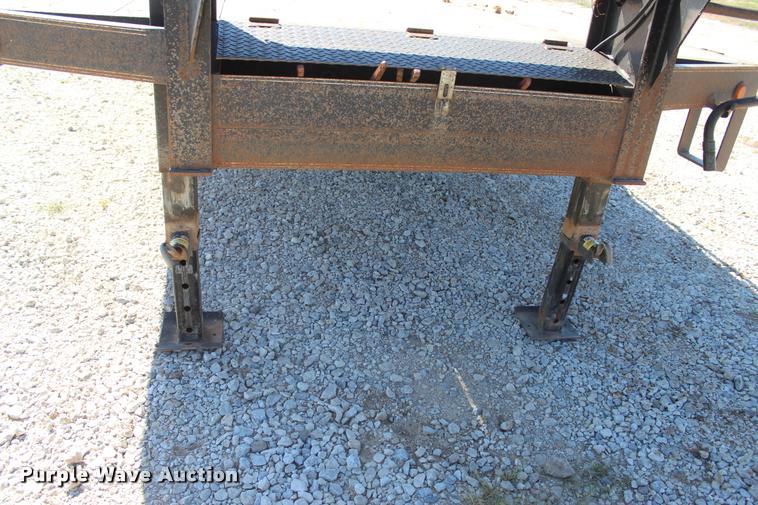 image for item L4836 2013 Elite Flex Control 32 equipment trailer