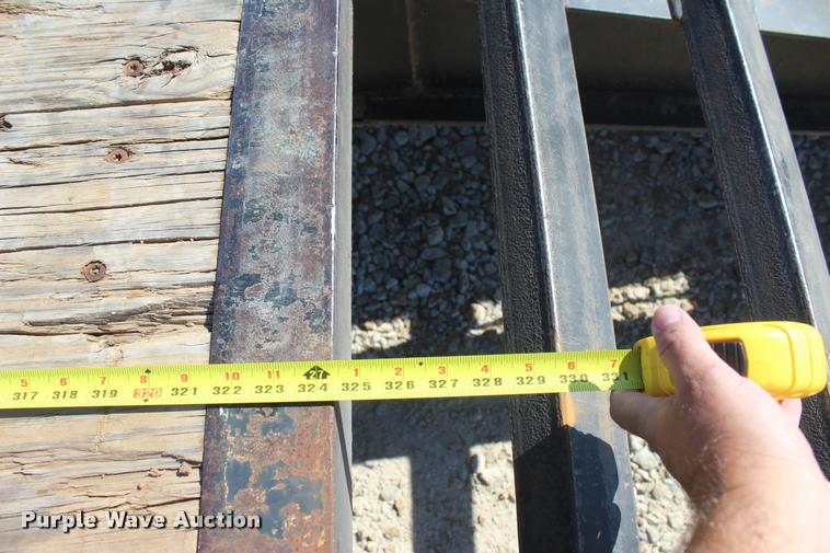 image for item L4836 2013 Elite Flex Control 32 equipment trailer