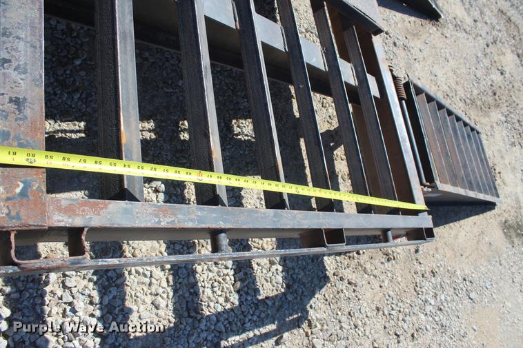 image for item L4836 2013 Elite Flex Control 32 equipment trailer