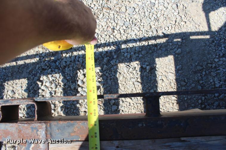 image for item L4836 2013 Elite Flex Control 32 equipment trailer