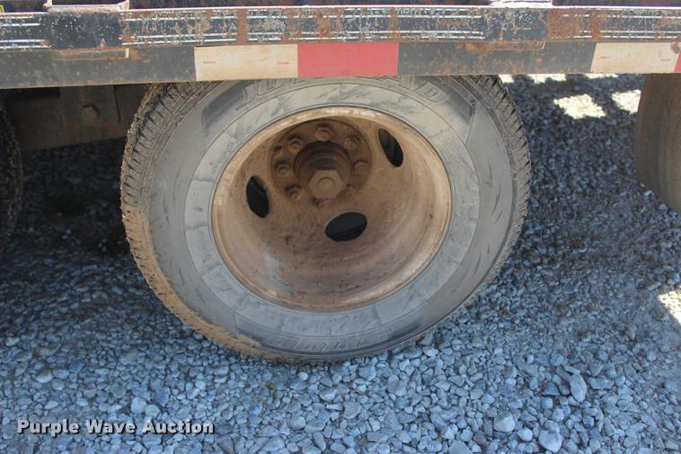 image for item L4836 2013 Elite Flex Control 32 equipment trailer