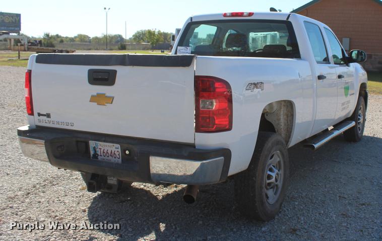 image for item L4843 2013 Chevrolet Silverado 2500HD Crew Cab pickup truck