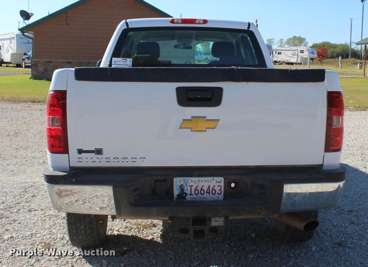 image for item L4843 2013 Chevrolet Silverado 2500HD Crew Cab pickup truck