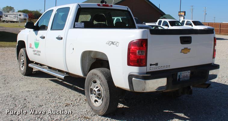 image for item L4843 2013 Chevrolet Silverado 2500HD Crew Cab pickup truck