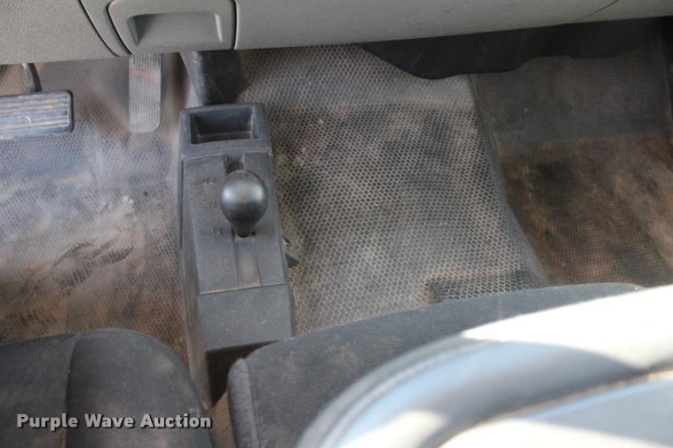 image for item L4843 2013 Chevrolet Silverado 2500HD Crew Cab pickup truck