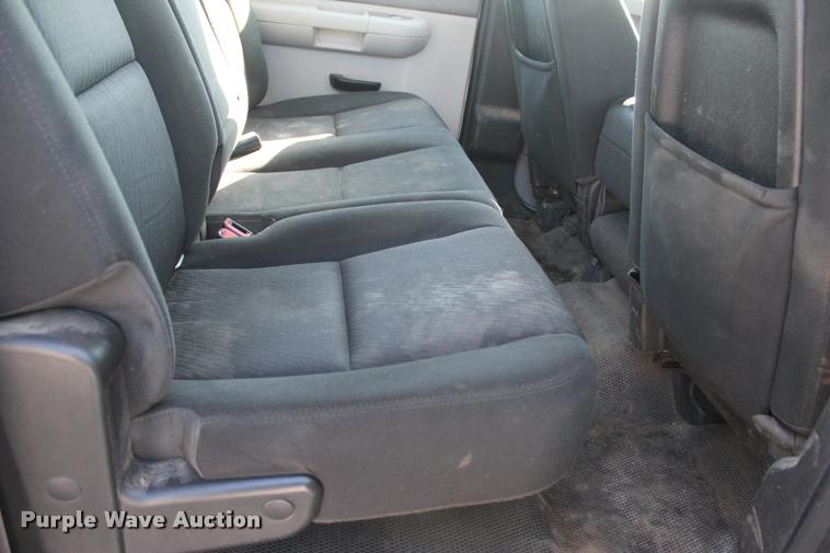 image for item L4843 2013 Chevrolet Silverado 2500HD Crew Cab pickup truck