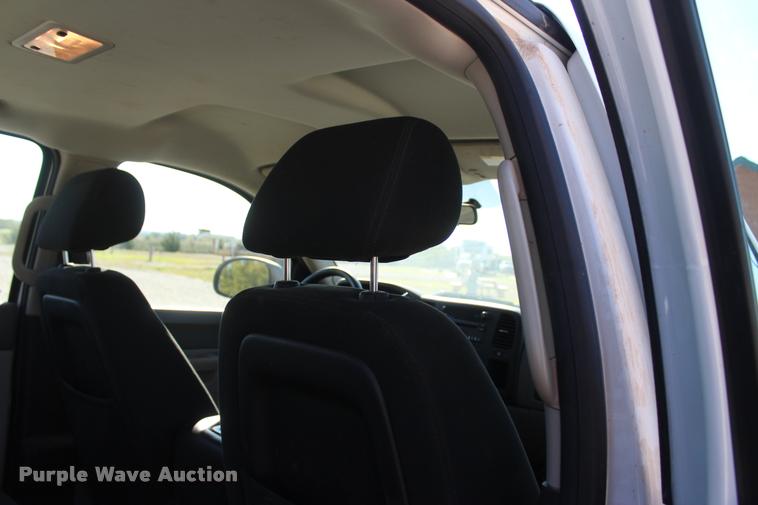 image for item L4843 2013 Chevrolet Silverado 2500HD Crew Cab pickup truck