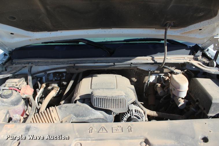 image for item L4843 2013 Chevrolet Silverado 2500HD Crew Cab pickup truck