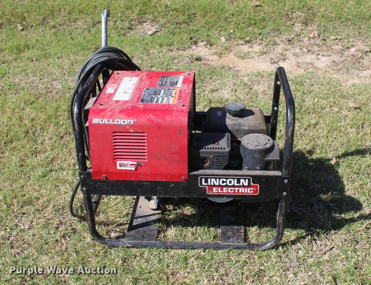 image for item L4844 2015 Lincoln Bulldog 5500 welder