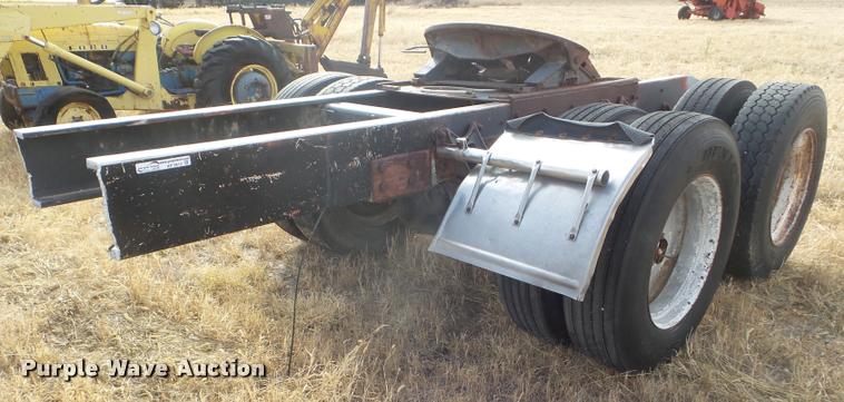 image for item AP9612 International truck rear end