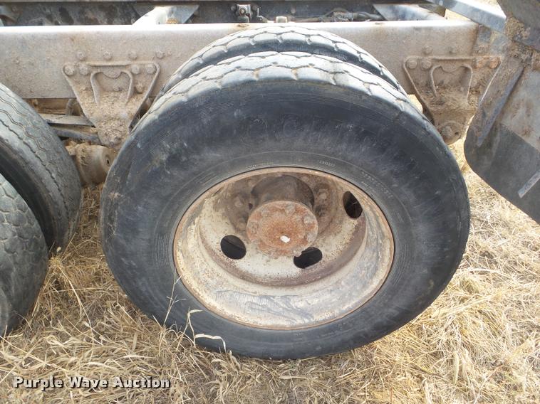 image for item AP9613 Mack truck rear end
