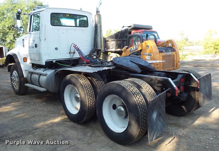 image for item BS9760 1994 Ford LTLS9000 semi truck