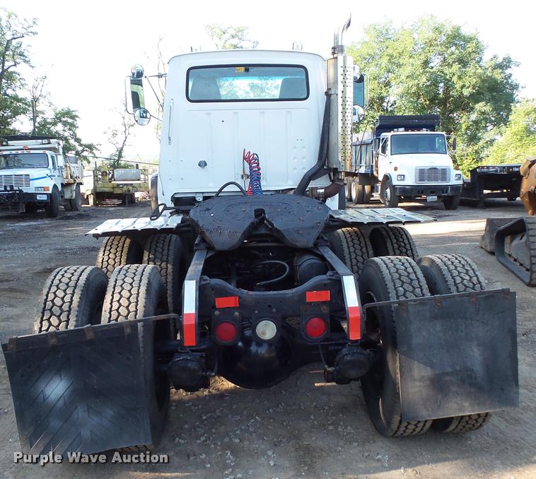 image for item BS9760 1994 Ford LTLS9000 semi truck