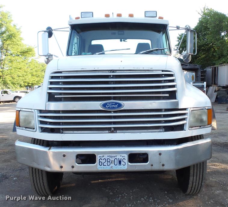 image for item BS9760 1994 Ford LTLS9000 semi truck