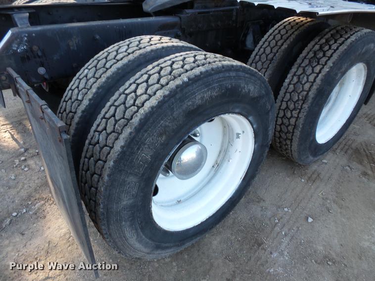 image for item BS9760 1994 Ford LTLS9000 semi truck