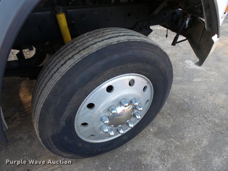 image for item BS9760 1994 Ford LTLS9000 semi truck