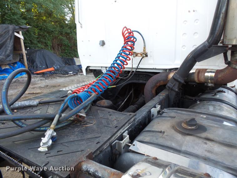 image for item BS9760 1994 Ford LTLS9000 semi truck