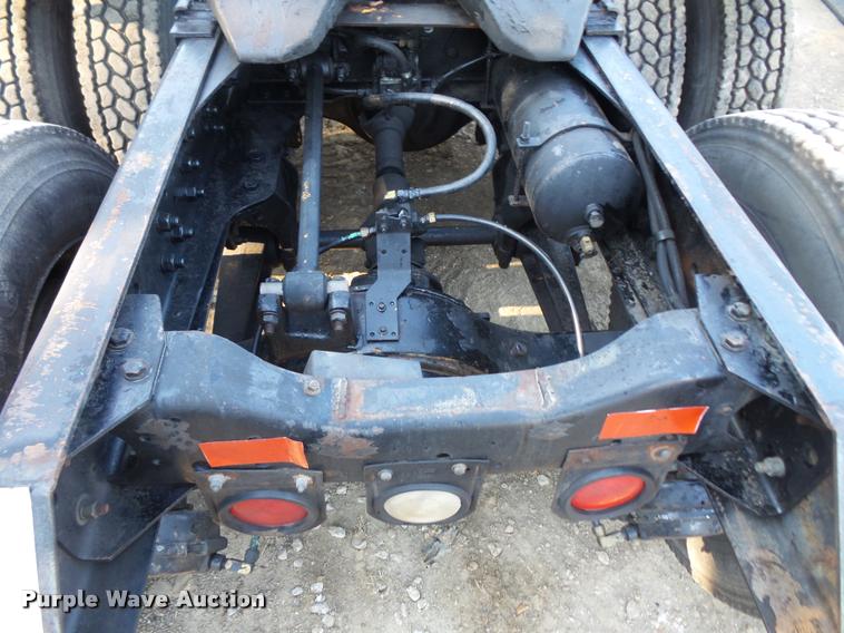 image for item BS9760 1994 Ford LTLS9000 semi truck