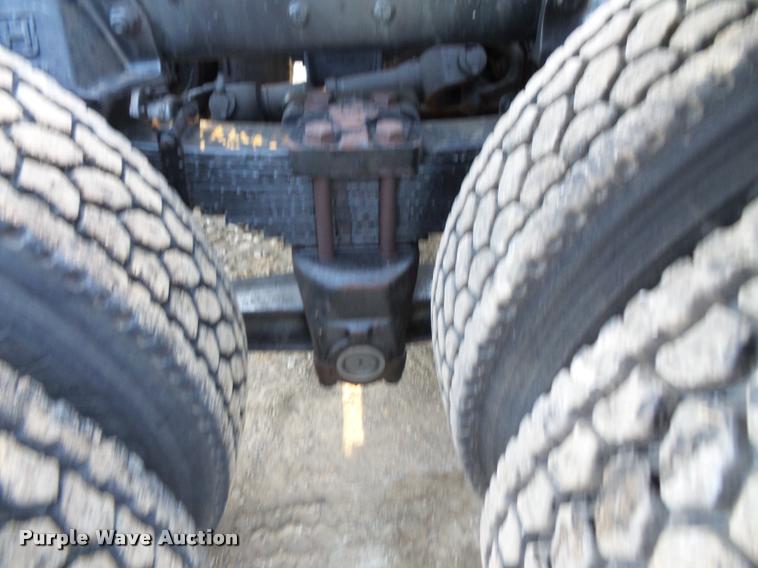 image for item BS9760 1994 Ford LTLS9000 semi truck