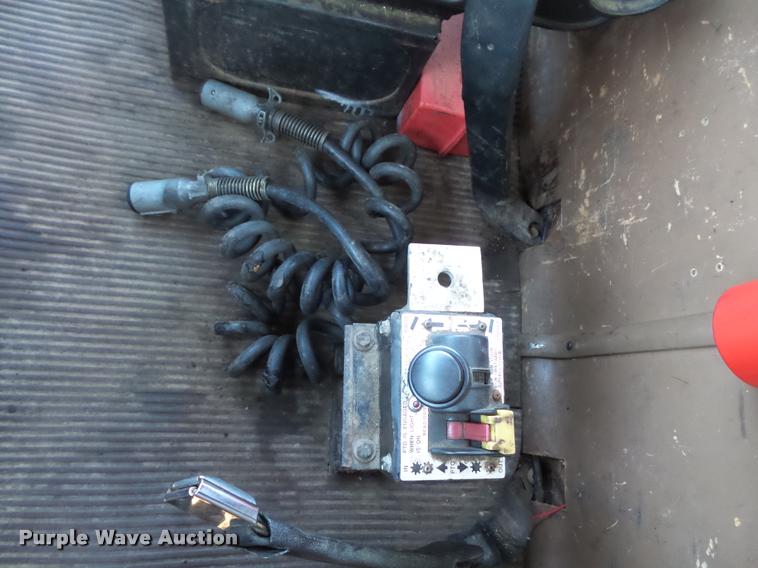 image for item BS9760 1994 Ford LTLS9000 semi truck