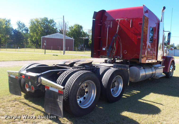 image for item BU9791 2011 Freightliner Coronado 132 semi truck
