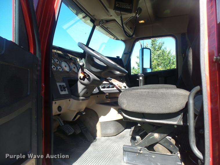 image for item BU9791 2011 Freightliner Coronado 132 semi truck