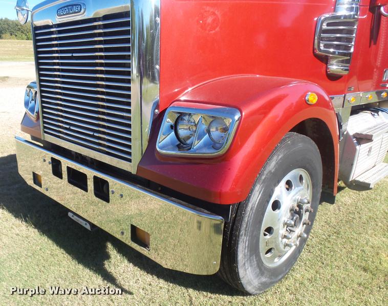 image for item BU9791 2011 Freightliner Coronado 132 semi truck