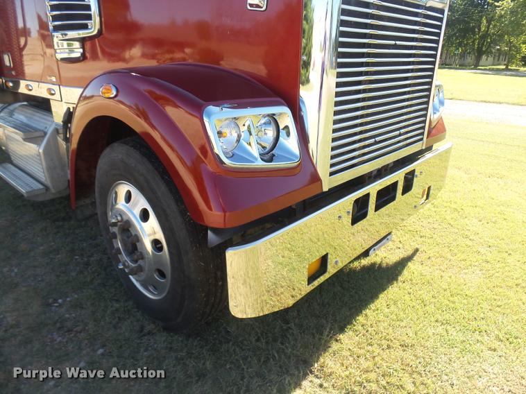 image for item BU9791 2011 Freightliner Coronado 132 semi truck