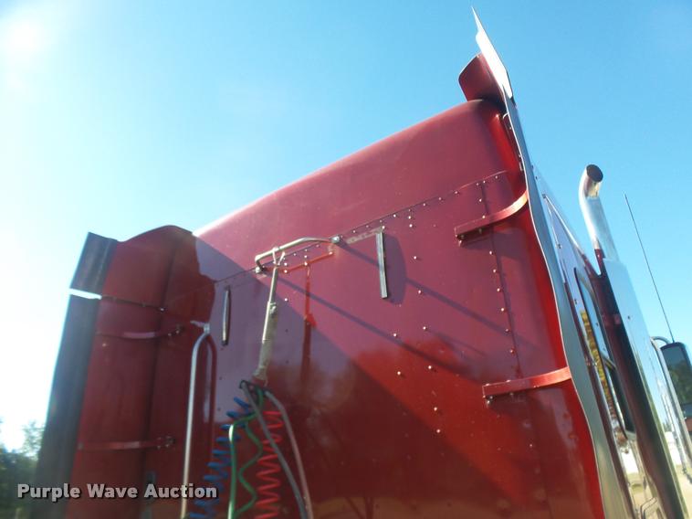 image for item BU9791 2011 Freightliner Coronado 132 semi truck