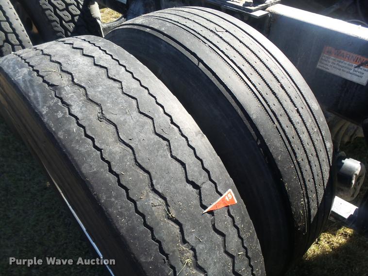 image for item BU9791 2011 Freightliner Coronado 132 semi truck