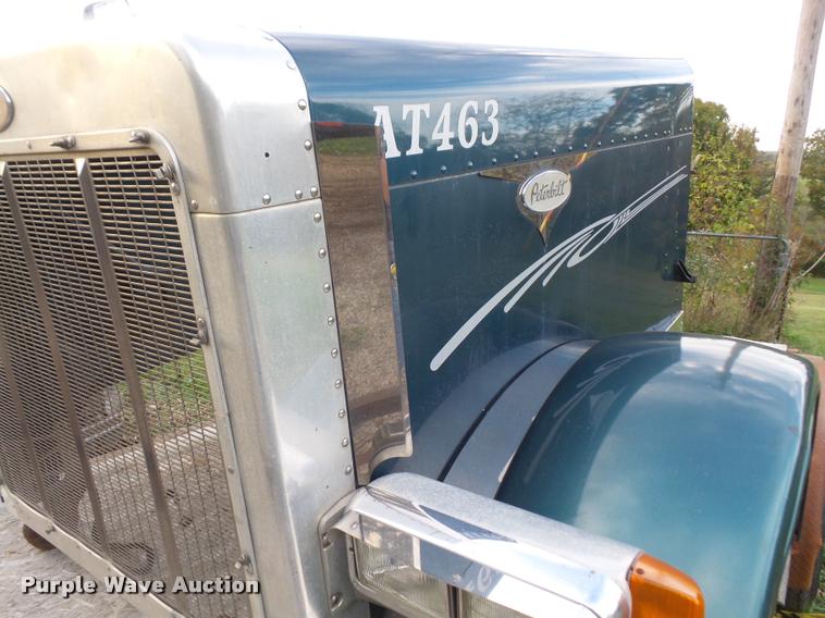 image for item BV9953 Peterbilt 379 extended hood