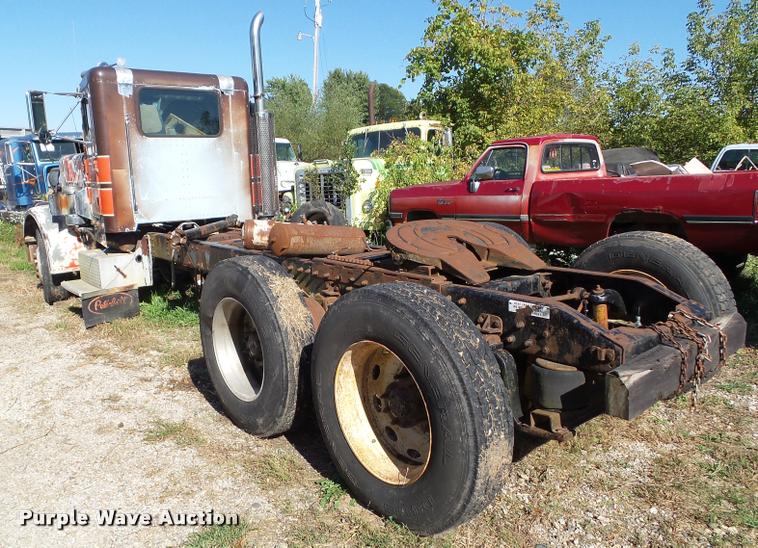 image for item BZ9864 1979 Peterbilt 359 semi truck