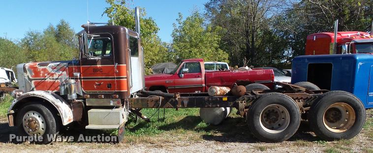 image for item BZ9864 1979 Peterbilt 359 semi truck
