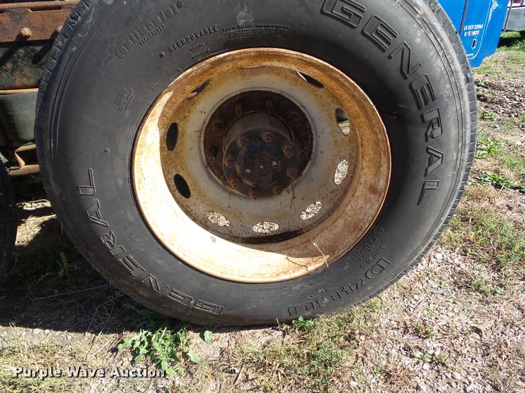 image for item BZ9864 1979 Peterbilt 359 semi truck