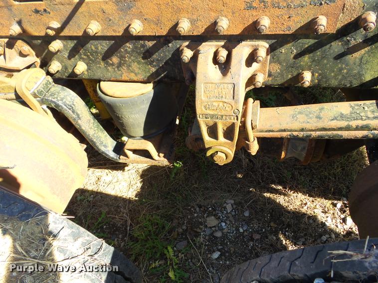 image for item BZ9864 1979 Peterbilt 359 semi truck