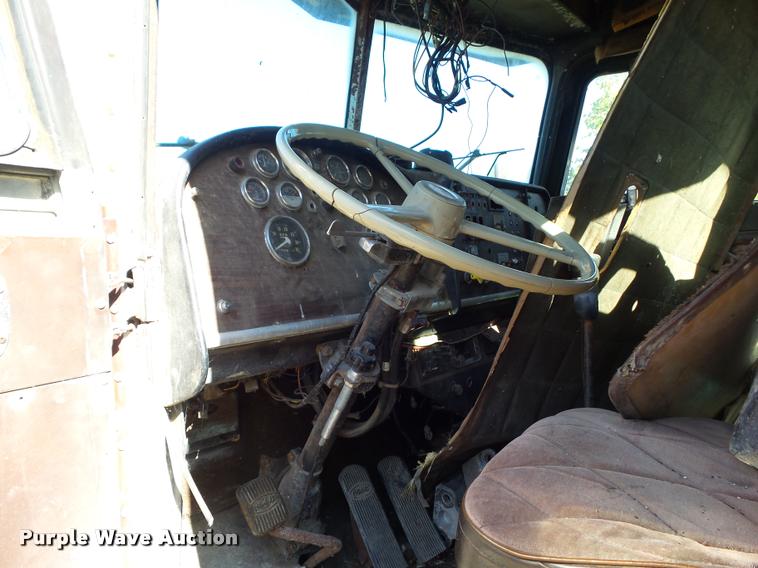 image for item BZ9864 1979 Peterbilt 359 semi truck