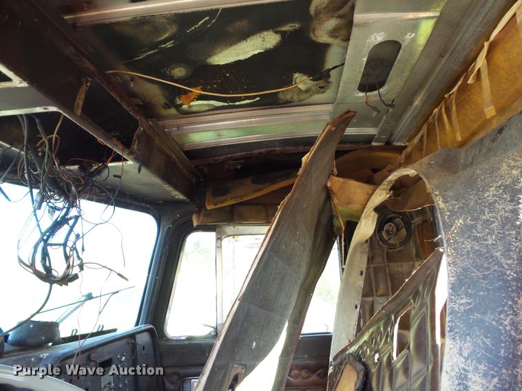 image for item BZ9864 1979 Peterbilt 359 semi truck