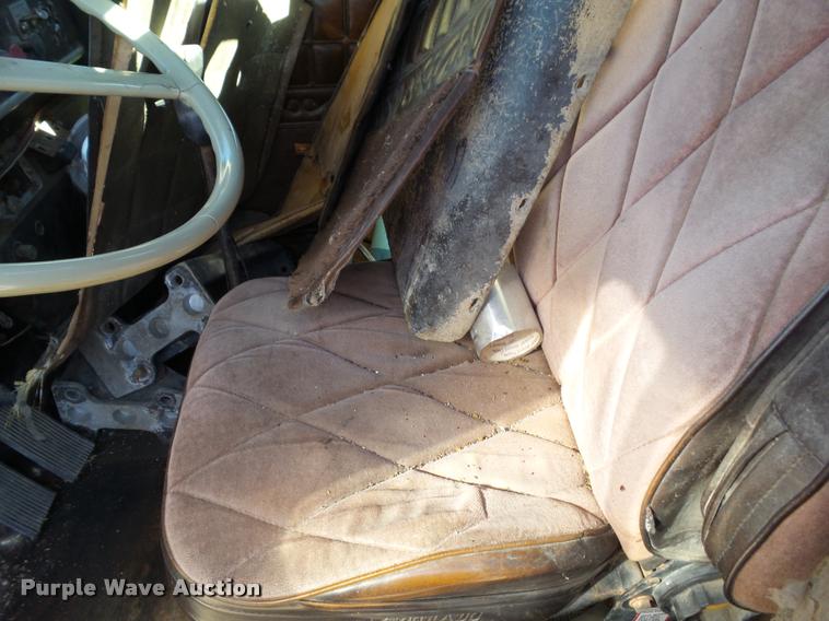 image for item BZ9864 1979 Peterbilt 359 semi truck