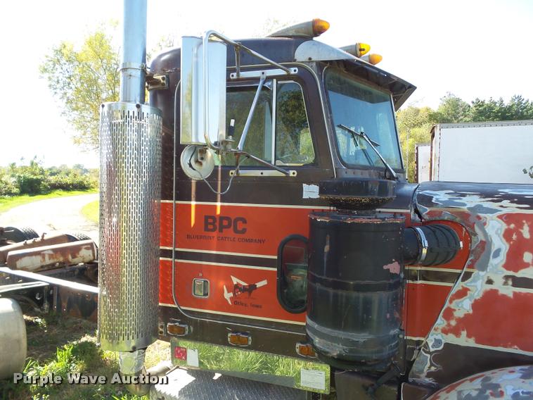 image for item BZ9864 1979 Peterbilt 359 semi truck