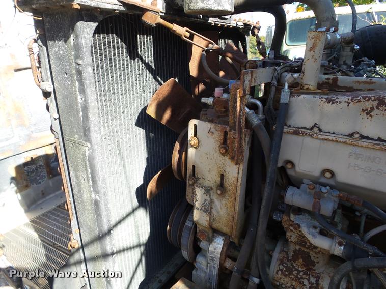 image for item BZ9864 1979 Peterbilt 359 semi truck