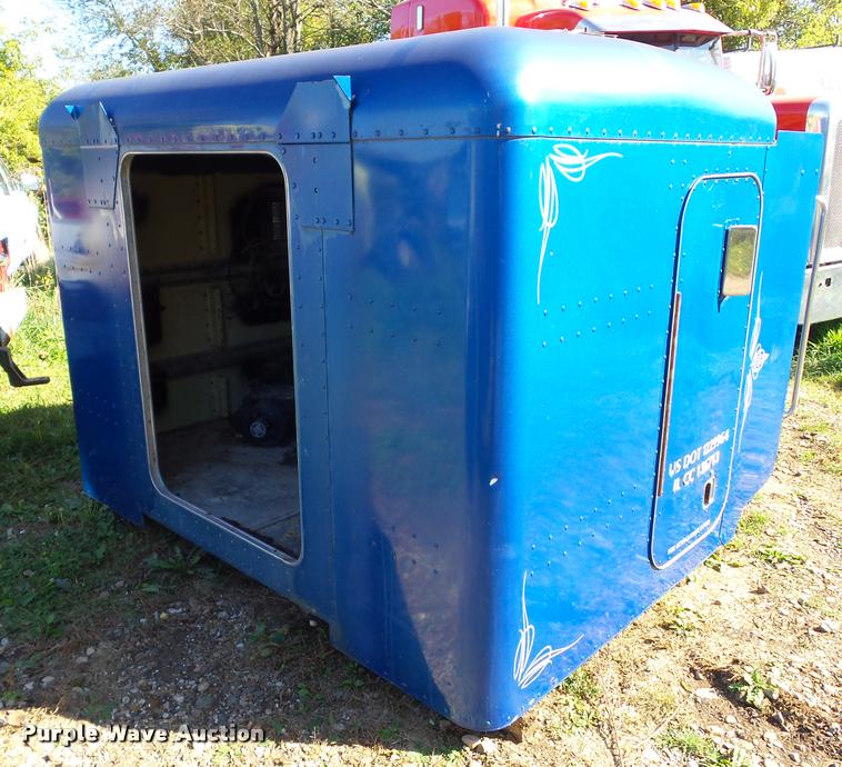 image for item BZ9864 1979 Peterbilt 359 semi truck