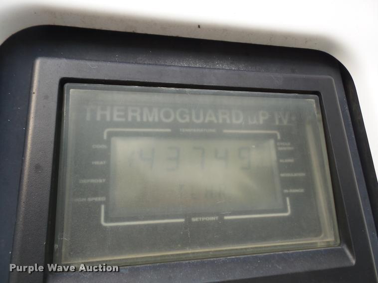 image for item DA3927 1998 Utility VSZR refrigerated van trailer