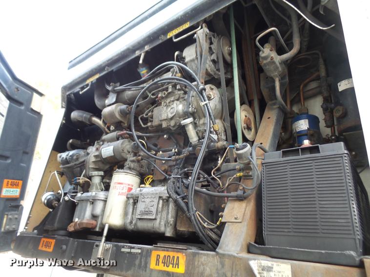 image for item DA3927 1998 Utility VSZR refrigerated van trailer