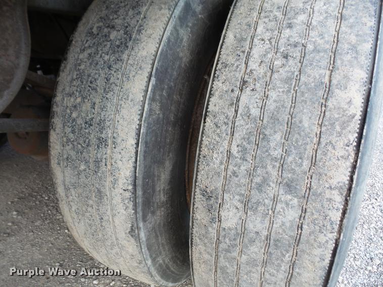 image for item DA3927 1998 Utility VSZR refrigerated van trailer